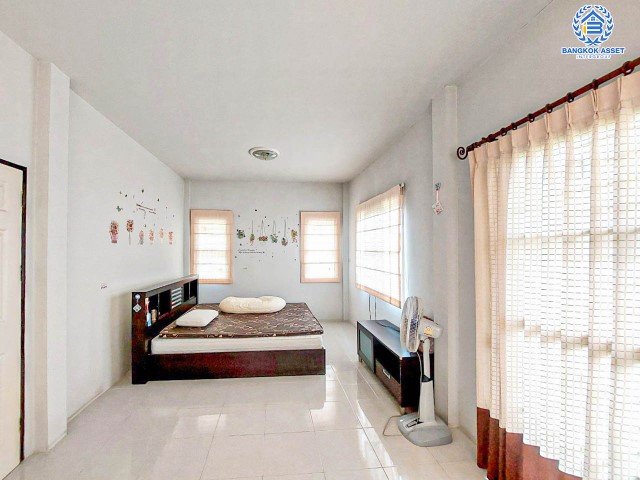 *****บ้านแฝดมือสองย่านกรุงเทพฯ ม.เต็มสิริเพลส ประชาร่วมใจ-มิตรไมตรี เนื้อที่มากถึง 35.6 ตร.ว. ฟังก์ชัน 3 ห้องนอน 2 ห้องน้ำ 2 ที่จอดรถ แถมฟรี! 2 เครื่องปรับอากาศ บ้านสภาพดี บนทำเลดี เชื่อมต่อถนนมิตรไมตรี, ถนนประชาร่วมใจ, ถนนเลียบวารี, ถนนราษฎร์อุทิศ จองเลย!